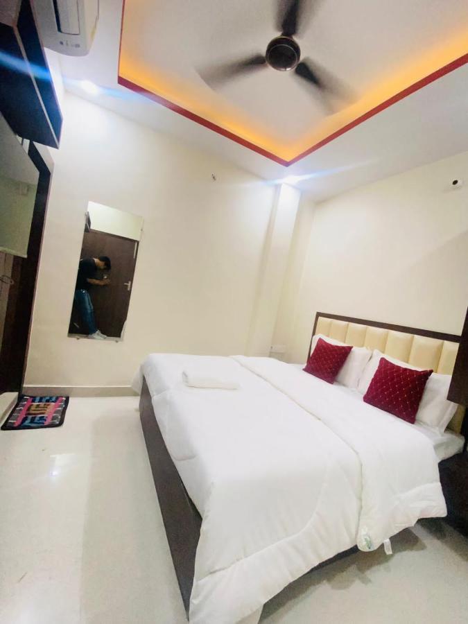 Hotel Grill Inn Lucknow Zewnętrze zdjęcie