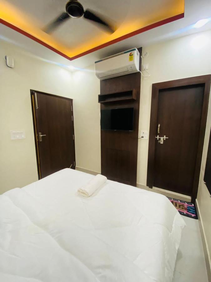 Hotel Grill Inn Lucknow Zewnętrze zdjęcie