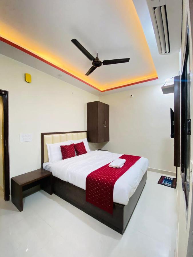 Hotel Grill Inn Lucknow Zewnętrze zdjęcie